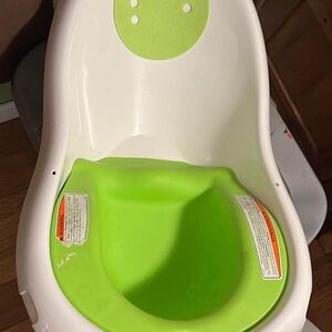 Green and White Baby Bath Seat